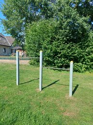 Ein 2-er Reck ist zu sehen.