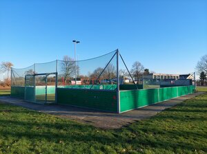 Der Bolzplatz ist zu sehen.