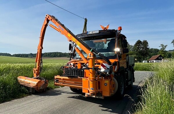 Ein Unimog ist zu sehen.