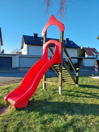 Ein Rutschturm ist zu sehen.